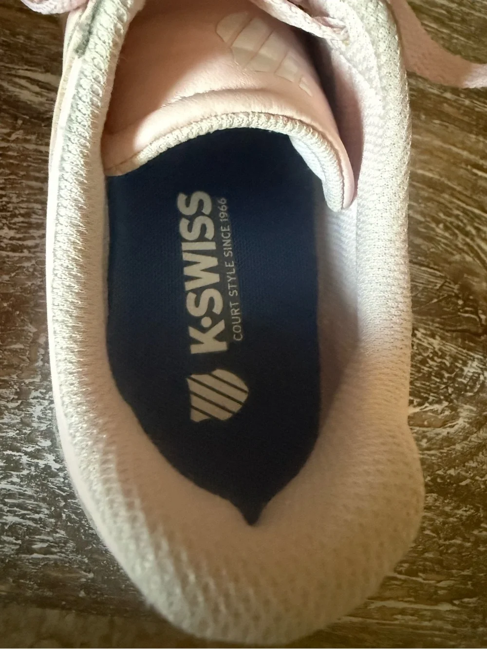 K SWISS COURT PINK TENNIS SHOES